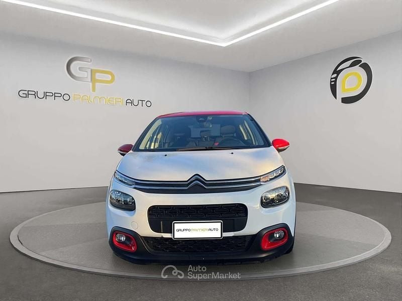 Colore auto bianca tetto rosso Usata 2020 Citroën C3 PureTech Due volumi | 8900 € (Super prezzo) - Immagine 1/4