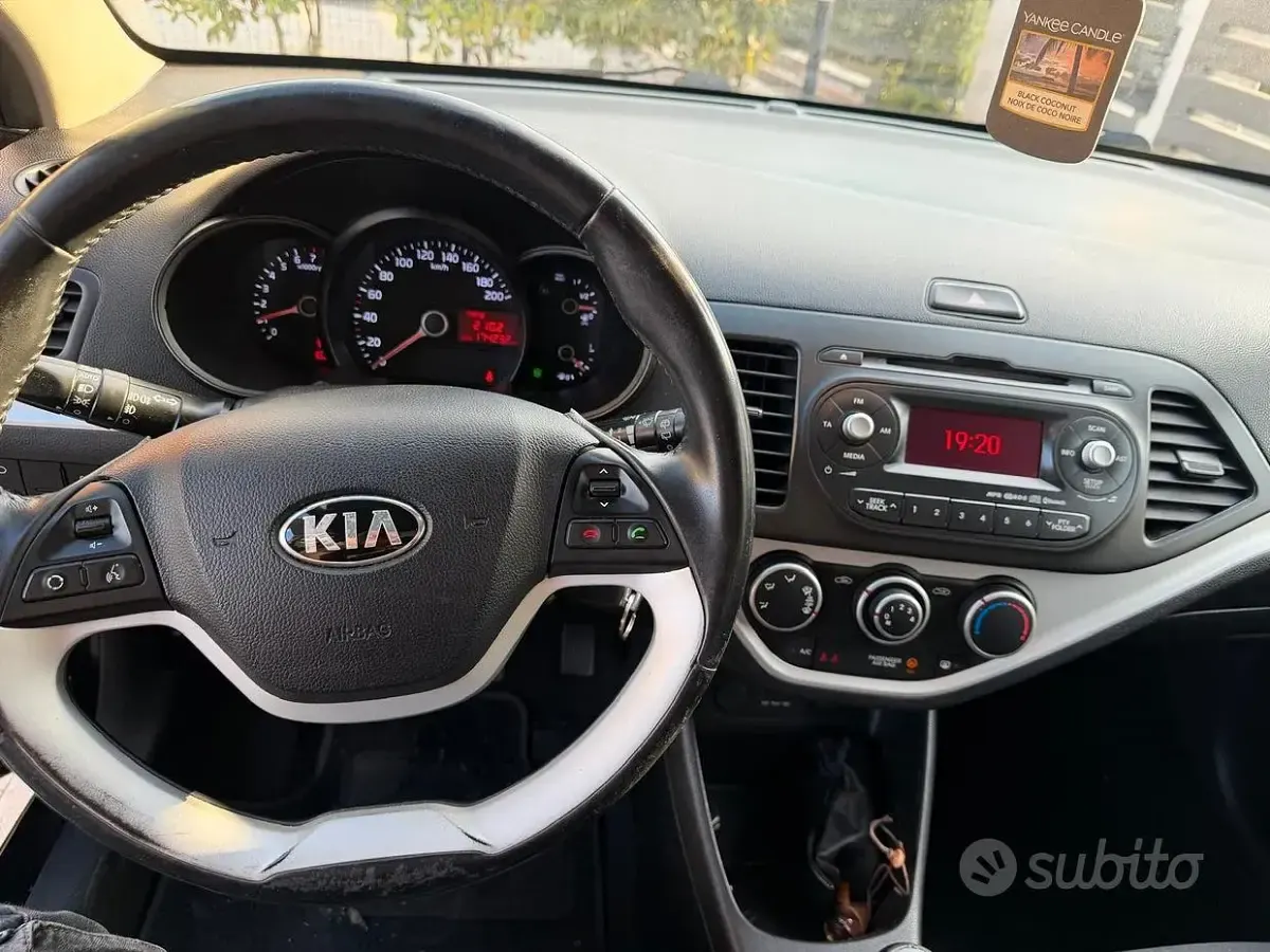 Usata Kia Picanto 69 CV (50 kW) 2014 Nero Utilitaria