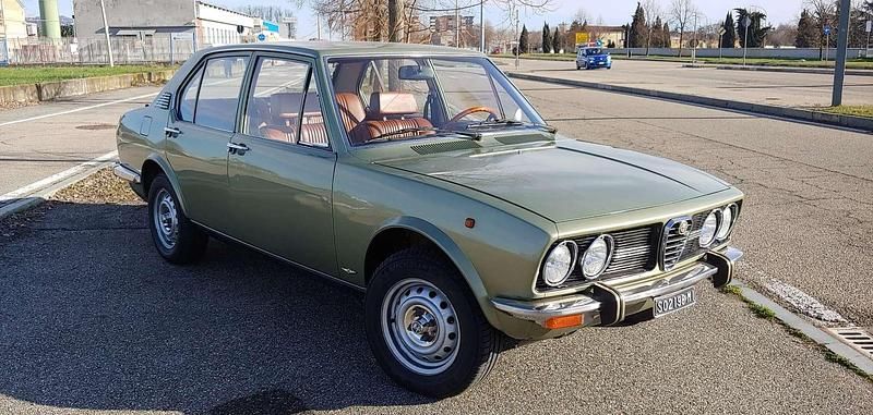 Usata Alfa Romeo Alfetta 122 CV (89 kW) 1973 Verde Berlina