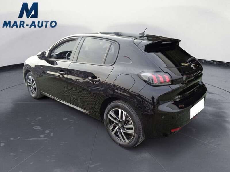 Usata Peugeot 208 Allure 75 CV (55 kW) 2022 Nero Utilitaria