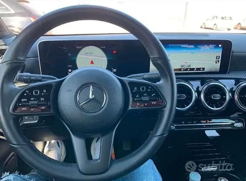 Usata Mercedes A180 116 CV (85 kW) 2019 Grigio Berlina