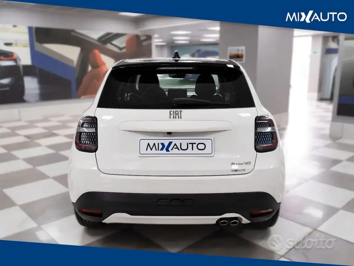 Usata Fiat 600 Pop 136 CV (100 kW) 2025 Bianco SUV