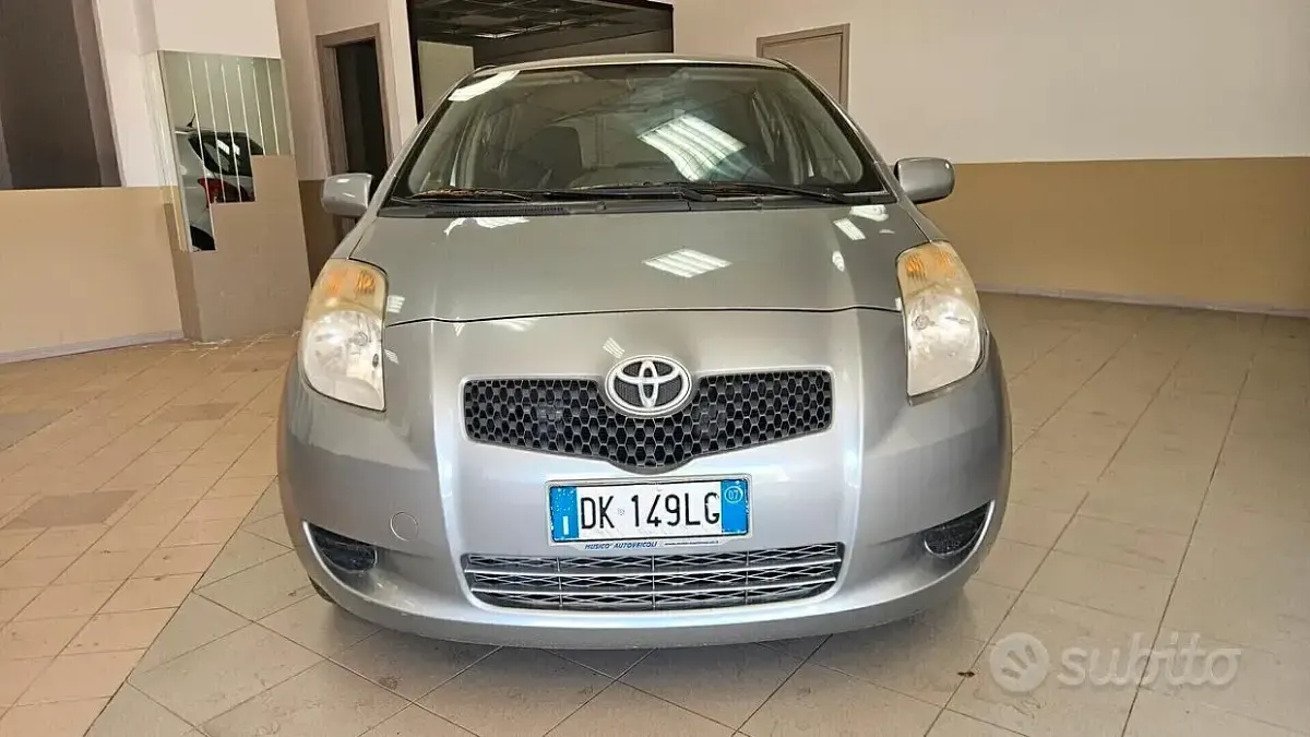 Usata Toyota Aygo 69 CV (50 kW) 2007 Grigio Utilitaria