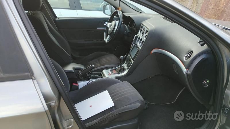 Usata Alfa Romeo 159 150 CV (110 kW) 2006 Grigio Station wagon