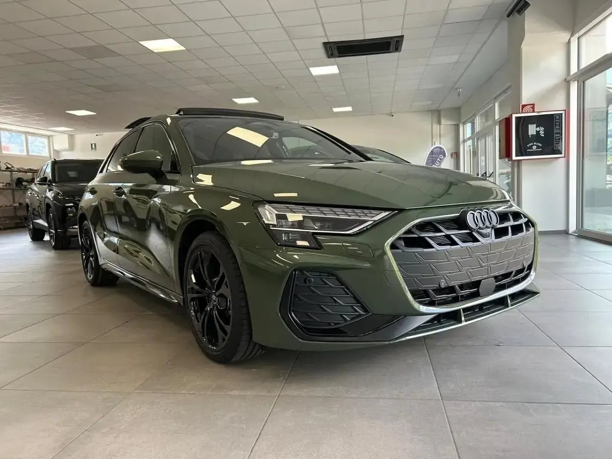 Nuova Audi A3 Ambiente 150 CV (110 kW) 2025 Verde Berlina