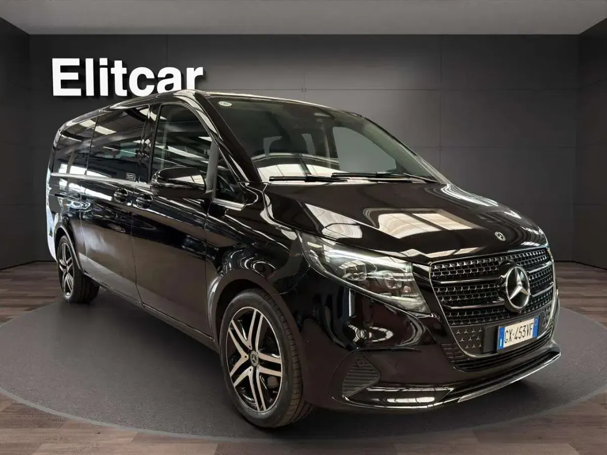 Usata Mercedes V250 Avantgarde 190 CV (139 kW) 2025 Nero Monovolume