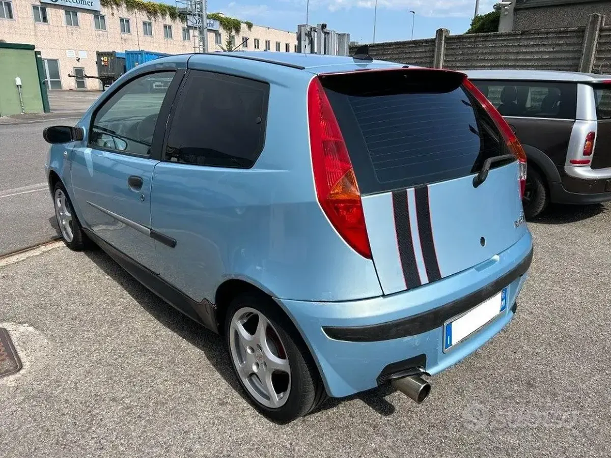 Usata Fiat Punto 80 CV (58 kW) 2003 Azzurro Utilitaria