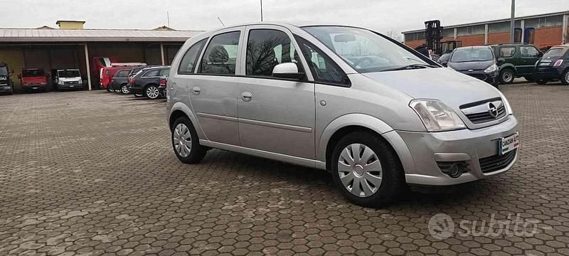 Usata Opel Meriva Enjoy 90 CV (66 kW) 2006 Grigio Monovolume