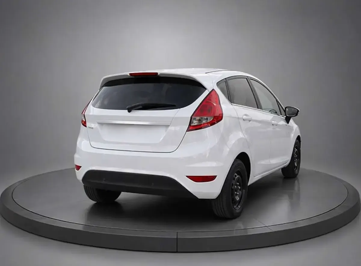 Usata Ford Fiesta Titanium 92 CV (67 kW) 2012 Bianco Berlina