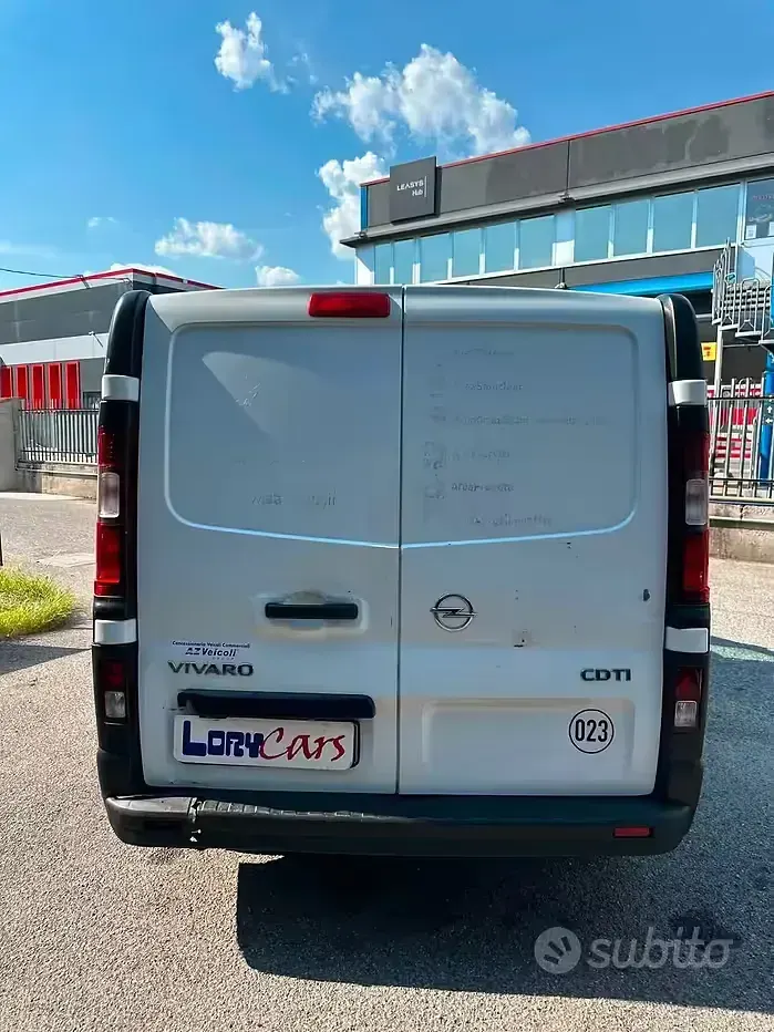 Usata Opel Vivaro S 120 CV (88 kW) 2016 Bianco Monovolume