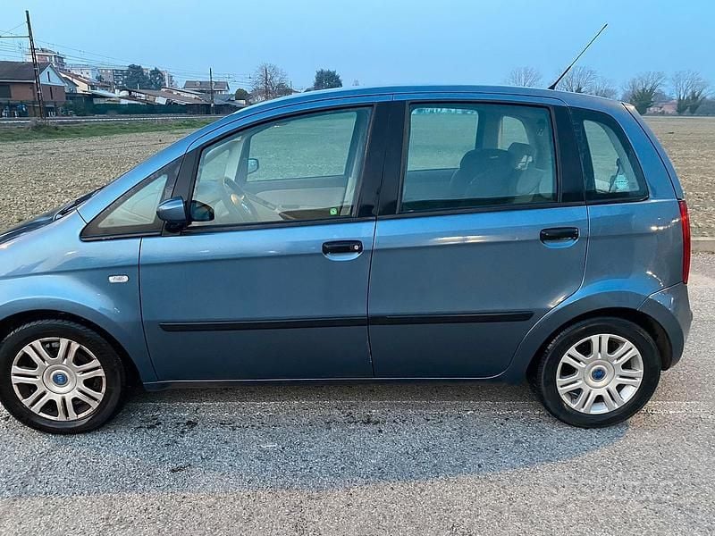 Usata Fiat Idea 2004 Blu Monovolume