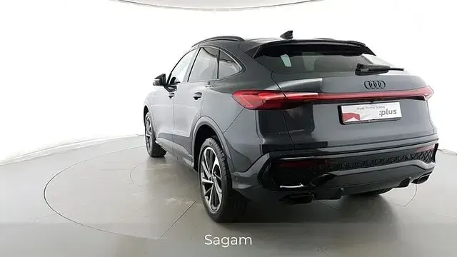 Usata Audi Q5 Sportback S-Line 204 CV (150 kW) 2025 Grigio tambora metallizzato SUV