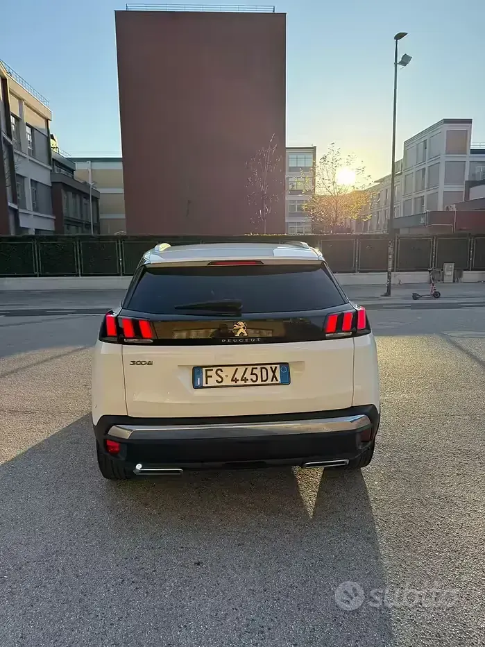 Usata Peugeot 3008 131 CV (96 kW) 2018 Bianco SUV