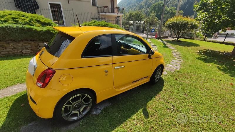 Usata Abarth 595 145 CV (106 kW) 2018 Giallo Utilitaria