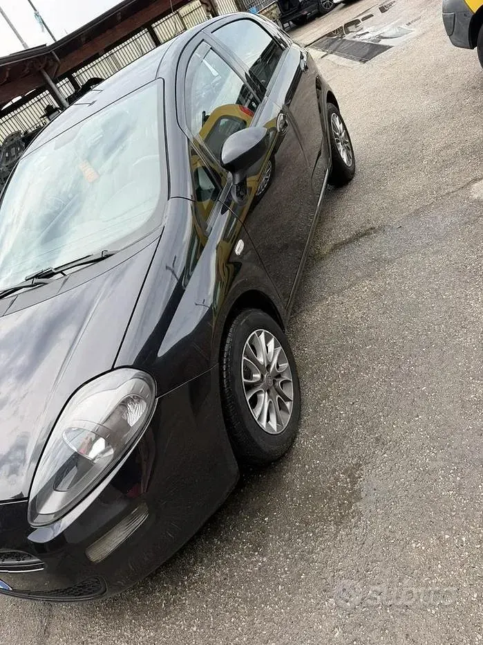 Usata Fiat Punto Evo 95 CV (69 kW) 2012 Nero Utilitaria