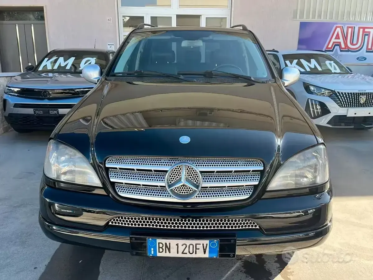 Usata Mercedes ML270 163 CV (119 kW) 2000 Nero SUV