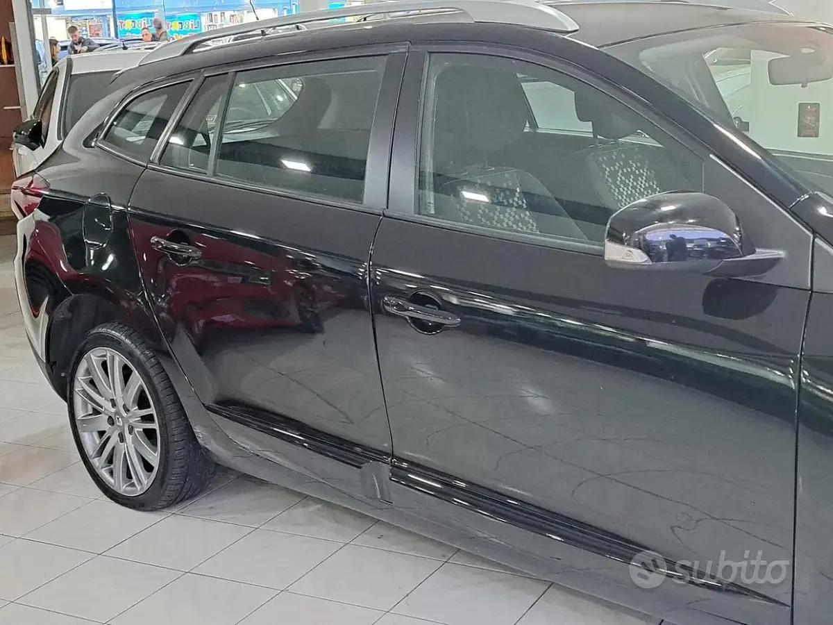 Usata Renault Mégane Cabriolet 110 CV (80 kW) 2013 Nero Cabrio