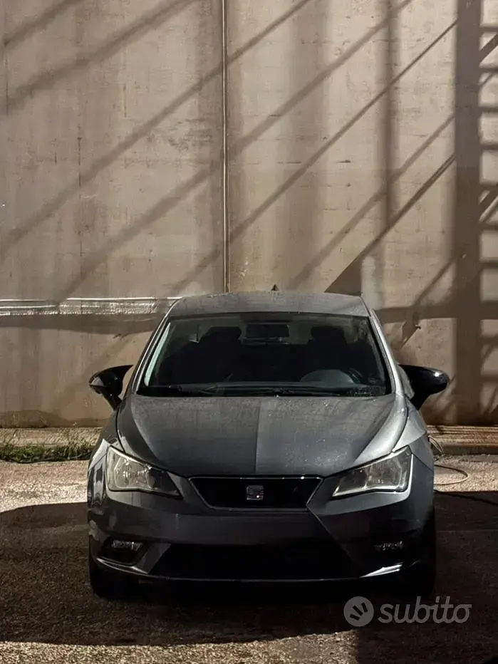 Usata Seat Ibiza 75 CV (55 kW) 2013 Grigio Berlina