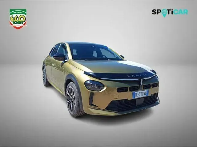 Nuova Lancia Ypsilon 101 CV (74 kW) 2026 Oro Utilitaria