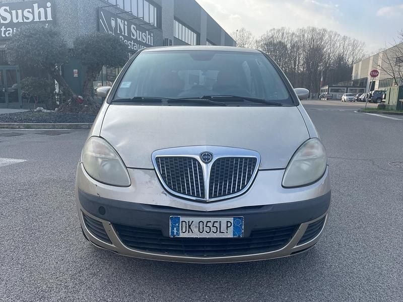 Usata Lancia Musa 95 CV (69 kW) 2007 Oro Monovolume
