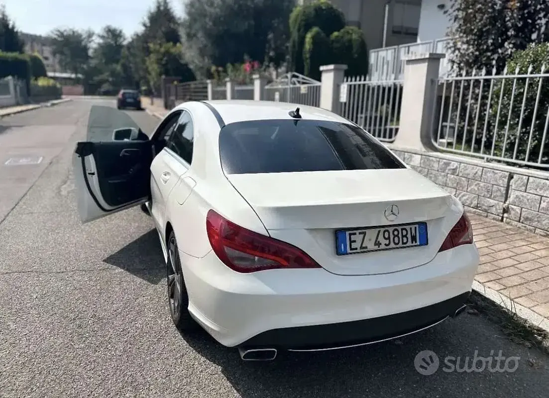 Usata Mercedes CLA200 Business 136 CV (100 kW) 2015 Bianco Coupé