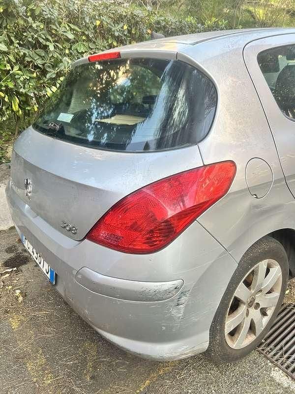 Usata Peugeot 308 Premium 109 CV (80 kW) 2009 Berlina