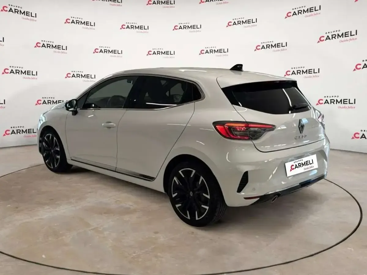 Usata Renault Clio V Techno 101 CV (74 kW) 2025 Bianco ghiaccio Berlina