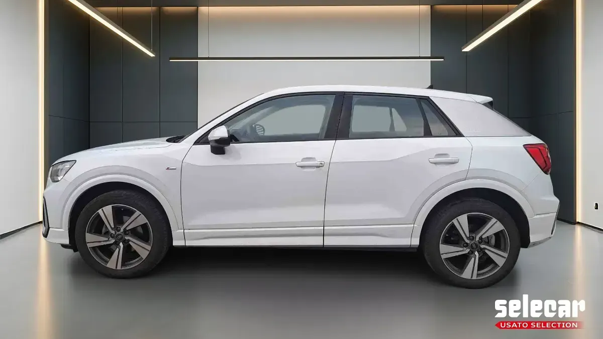 Usata Audi Q2 S-Line 116 CV (85 kW) 2023 B4 bianco candy SUV