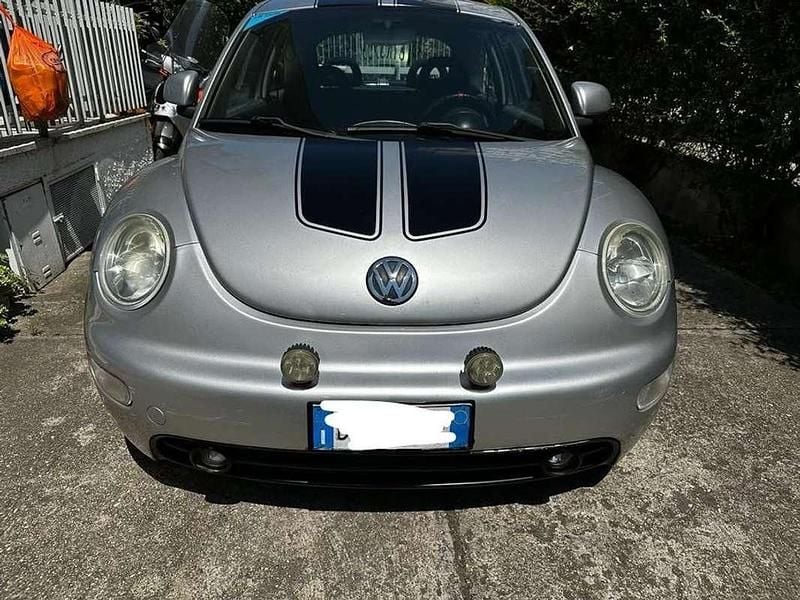 Käytetty VW Beetle 90 HP (66 kW) 2001 Harmaa Viistoperä