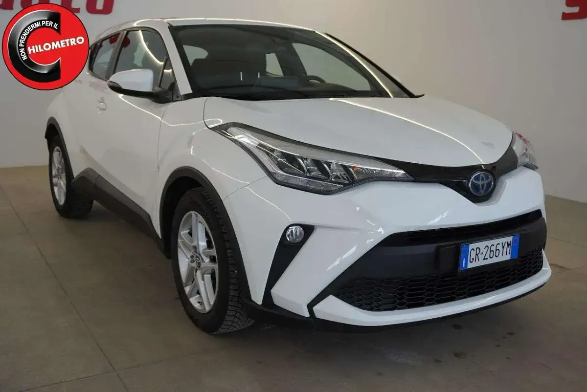 Usata Toyota C-HR Business Edition 98 CV (72 kW) 2023 Bianco SUV