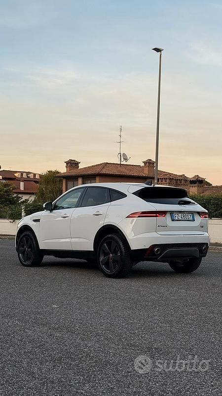 Usata Jaguar E-Pace R-Dynamic 150 CV (110 kW) 2019 Bianco SUV