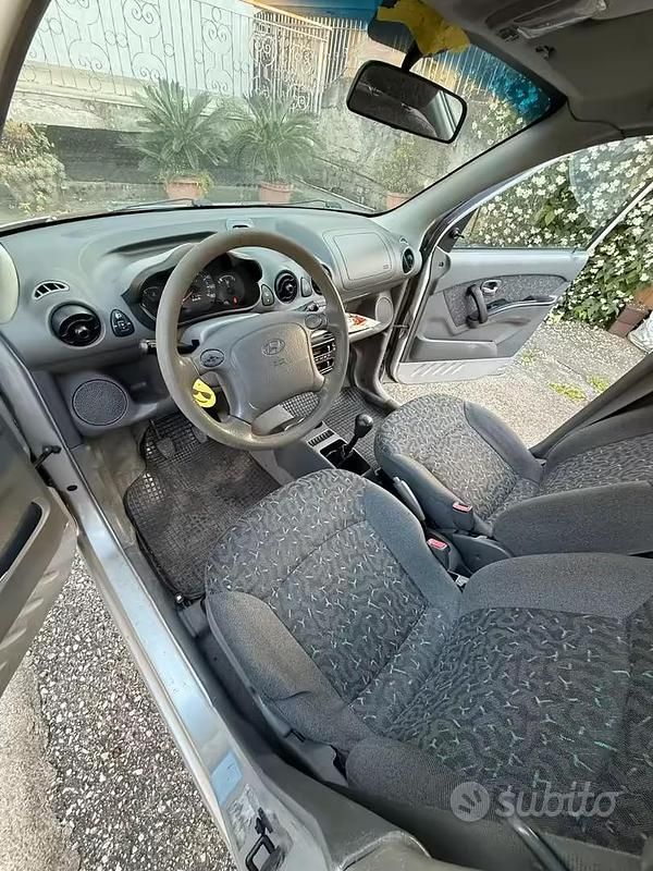 Usata Hyundai Atos 55 CV (40 kW) 2001 Grigio Utilitaria