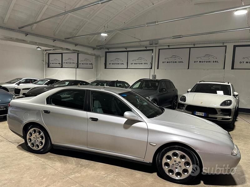 Usata Alfa Romeo 166 205 CV (150 kW) 1999 Grigio Berlina
