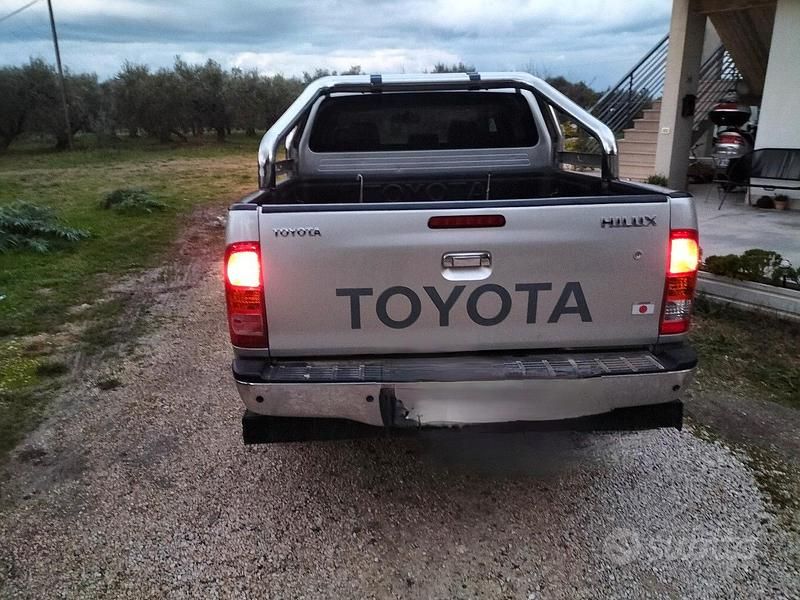 Usata Toyota HiLux 120 CV (88 kW) 2009 Grigio Pick-up