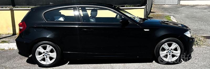 Usata BMW 118 143 CV (105 kW) 2008 Nero Utilitaria