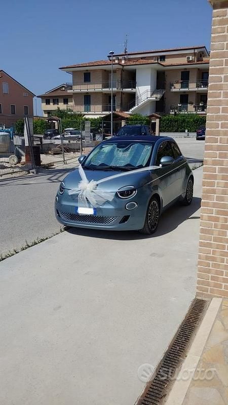 Usata Fiat 500e 86 kW (118 CV) 2020 Blu Cabrio