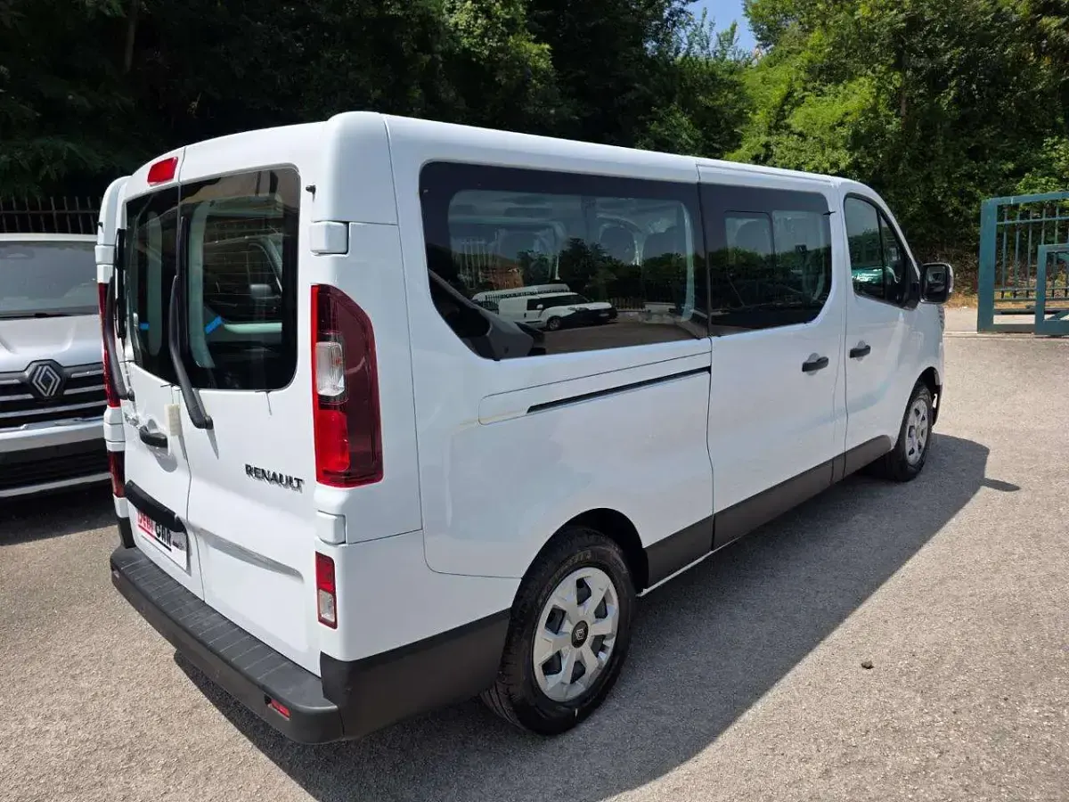 Usata Renault Trafic 110 CV (80 kW) 2024 Bianco Monovolume