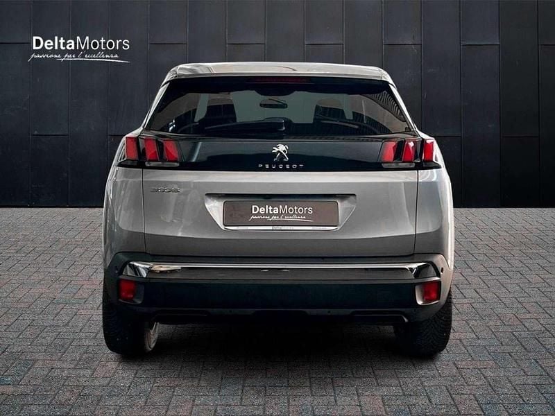 Usata Peugeot 3008 Allure 131 CV (96 kW) 2023 Grigio metallizzato SUV