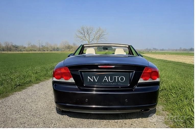 Usata Volvo C70 Momentum 139 CV (102 kW) 2010 Nero Cabrio