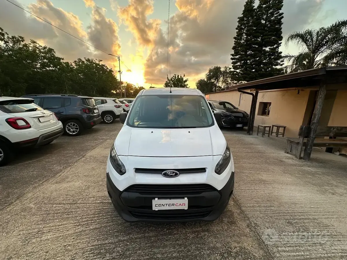Usata Ford Tourneo Courier 75 CV (55 kW) 2014 Bianco Monovolume