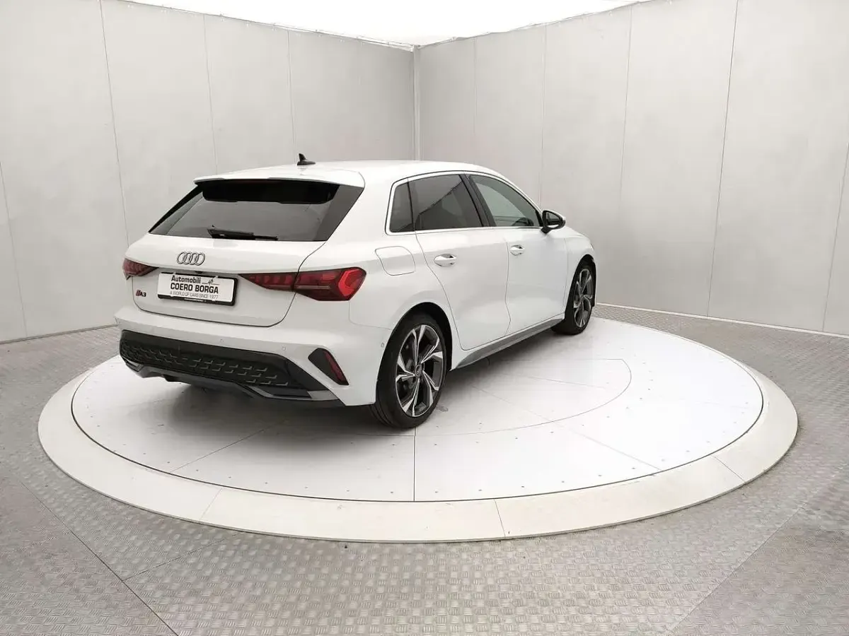 Usata Audi A3 S-Line 150 CV (110 kW) 2024 Bianco Berlina