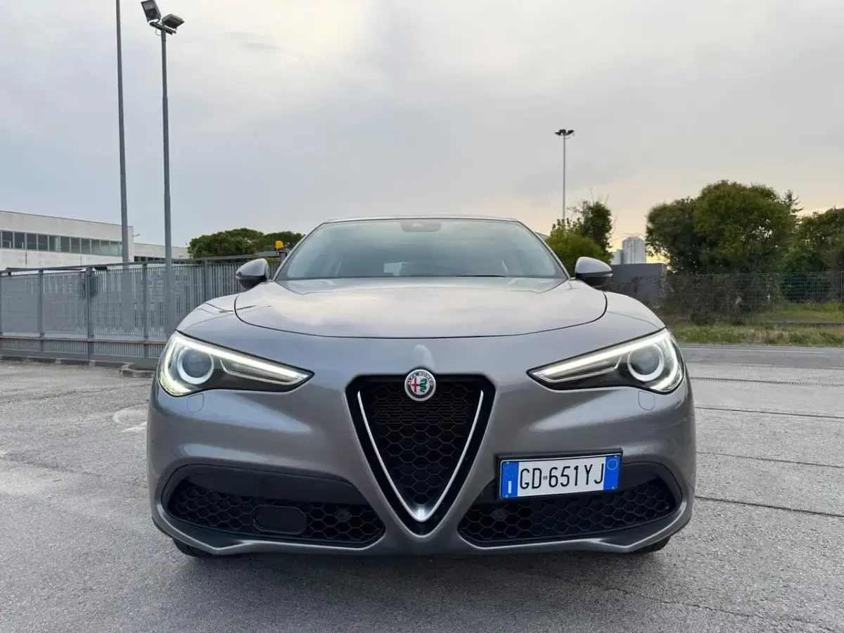 Usata Alfa Romeo Stelvio Super 160 CV (117 kW) 2021 Grigio SUV