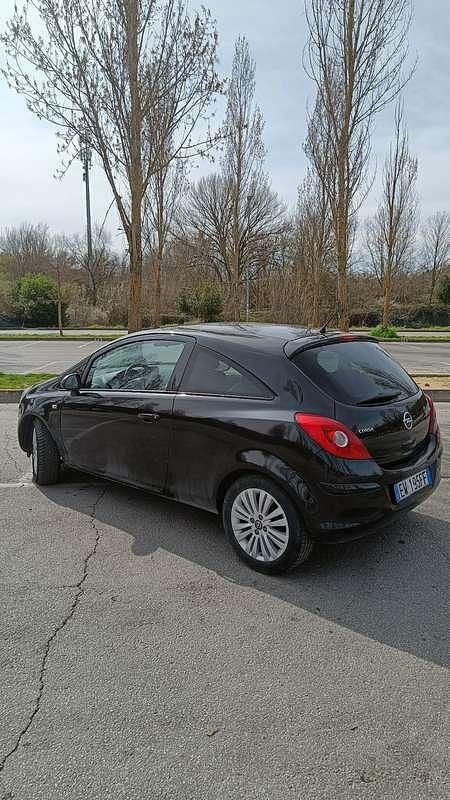 Usata Opel Corsa Edition 75 CV (55 kW) 2014 Utilitaria