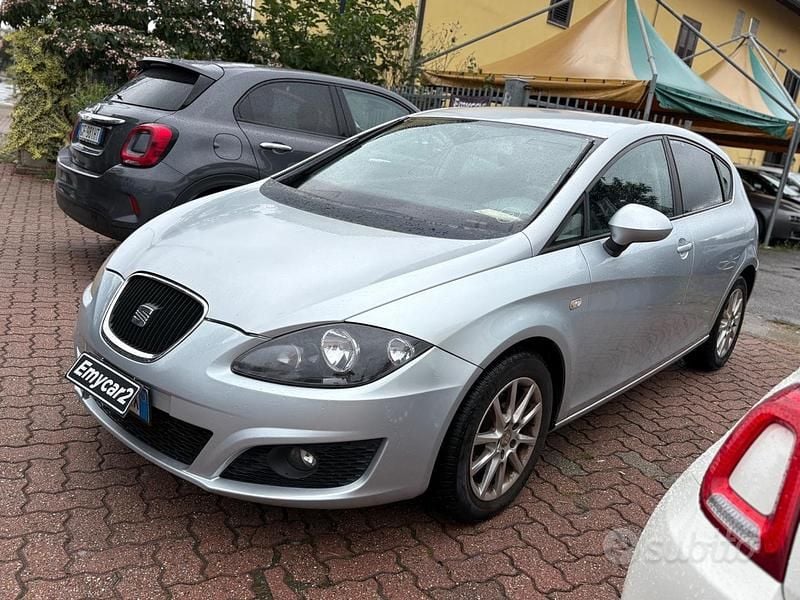 Usata Seat Leon Style 102 CV (75 kW) 2010 Grigio Berlina