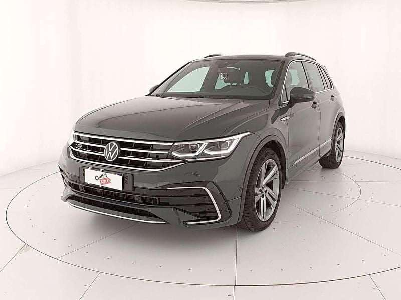 Usata VW Tiguan R-line 150 CV (110 kW) 2023 Dolphin grey metallizzato SUV