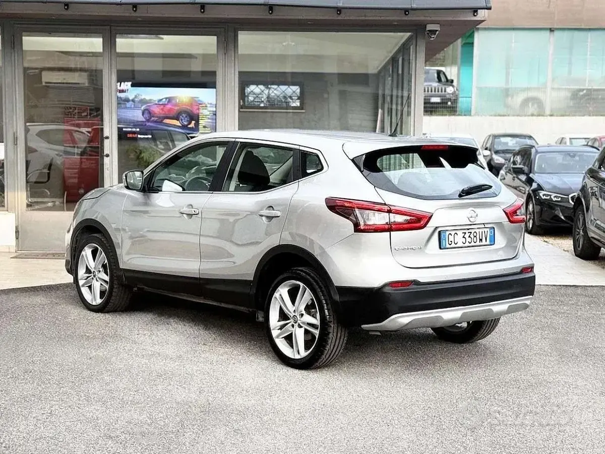Usata Nissan Qashqai 160 CV (117 kW) 2020 Grigio SUV