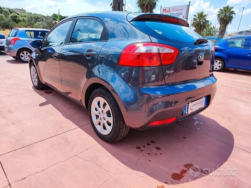 Usata Kia Rio EX 90 CV (66 kW) 2011 Nero Berlina