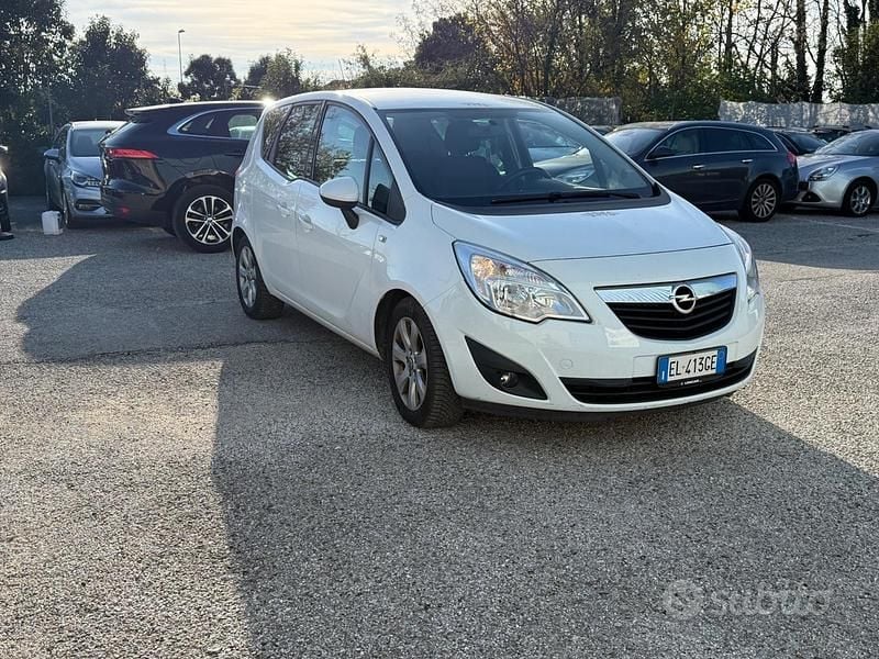 Usata Opel Meriva 110 CV (80 kW) 2013 Bianco Monovolume