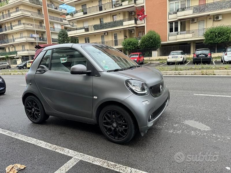 Begagnad Smart ForTwo Cabrio Prime 90 HK (66 kW) 2019 Grå Cab