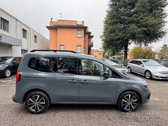 Gebraucht Mercedes EQT200 Advantage 89 kW (122 PS) 2024 Grau Van / Kleinbus